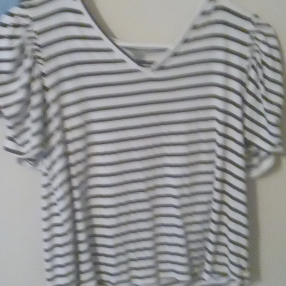 Shirt - Picture 2 of 4
